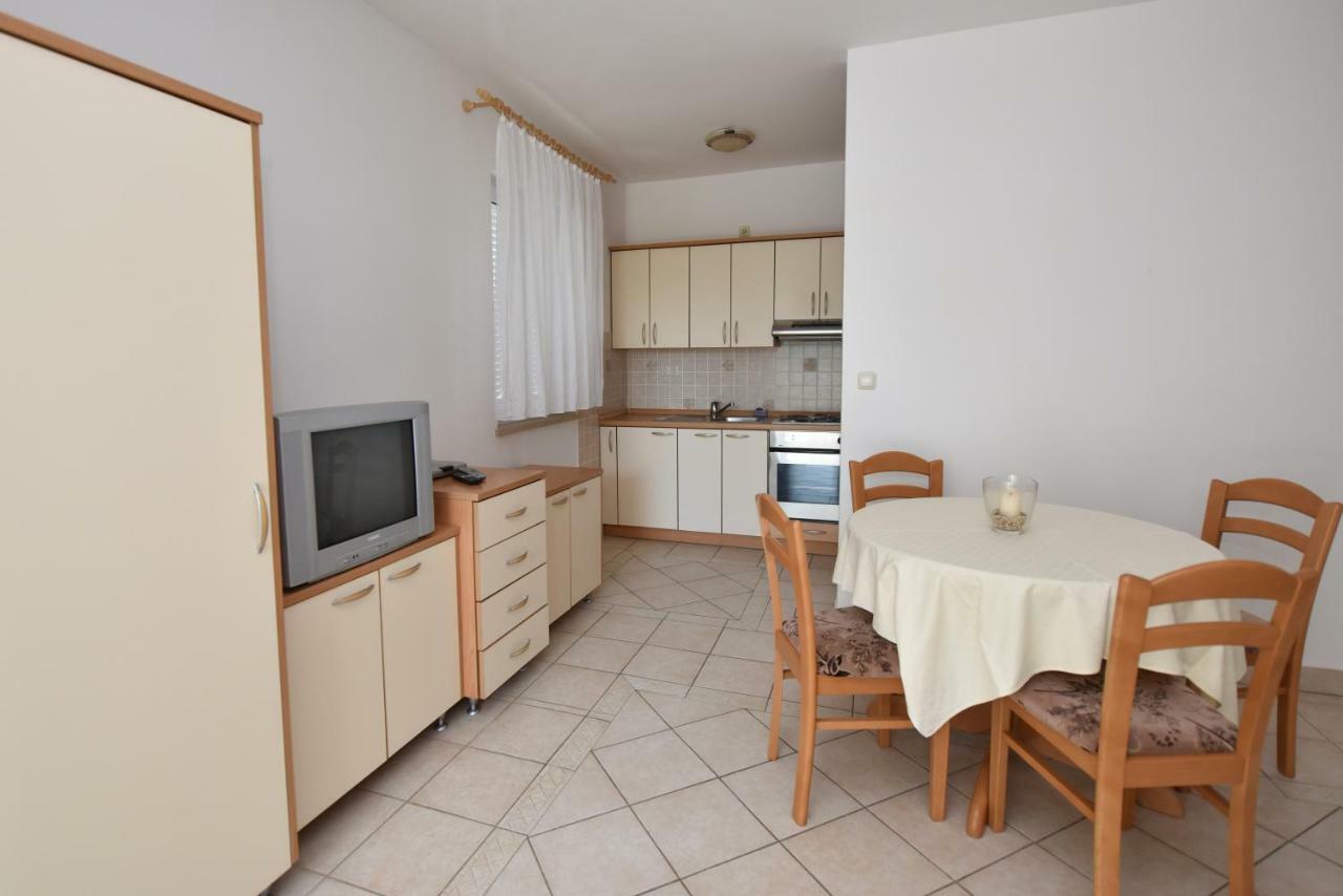 Milka Appartements Stara Novalja Exterior photo